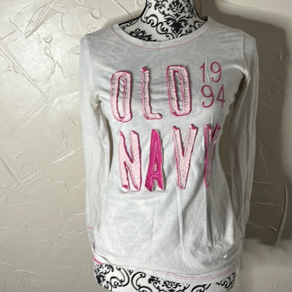 White Old Navy shirt
